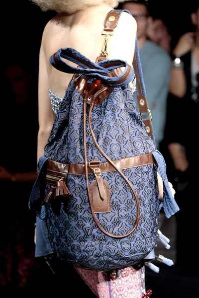Look 14